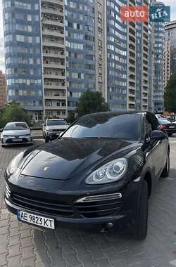 Внедорожник / Кроссовер Porsche Cayenne 2012 в 