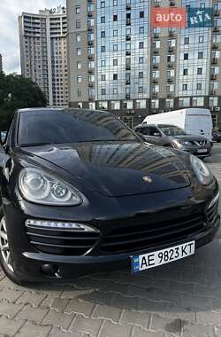 Внедорожник / Кроссовер Porsche Cayenne 2012 в 
