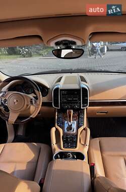 Внедорожник / Кроссовер Porsche Cayenne 2012 в 