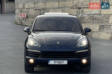 Внедорожник / Кроссовер Porsche Cayenne 2012 в 