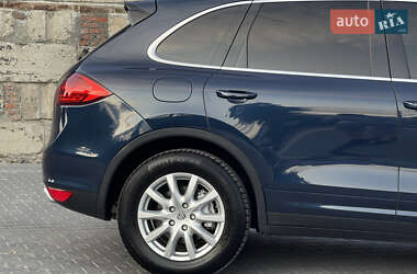Внедорожник / Кроссовер Porsche Cayenne 2012 в 