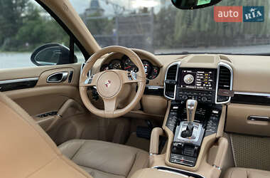 Внедорожник / Кроссовер Porsche Cayenne 2012 в 