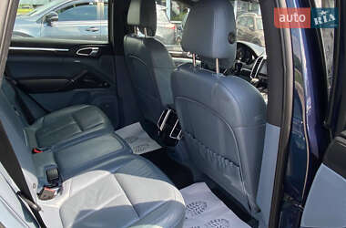 Позашляховик / Кросовер Porsche Cayenne 2012 в 