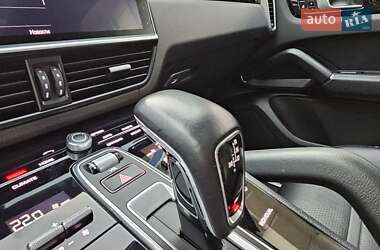 Внедорожник / Кроссовер Porsche Cayenne 2019 в 