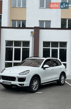 Позашляховик / Кросовер Porsche Cayenne 2015 в Києві