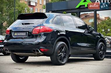 Внедорожник / Кроссовер Porsche Cayenne 2013 в 