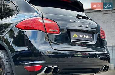 Внедорожник / Кроссовер Porsche Cayenne 2013 в 