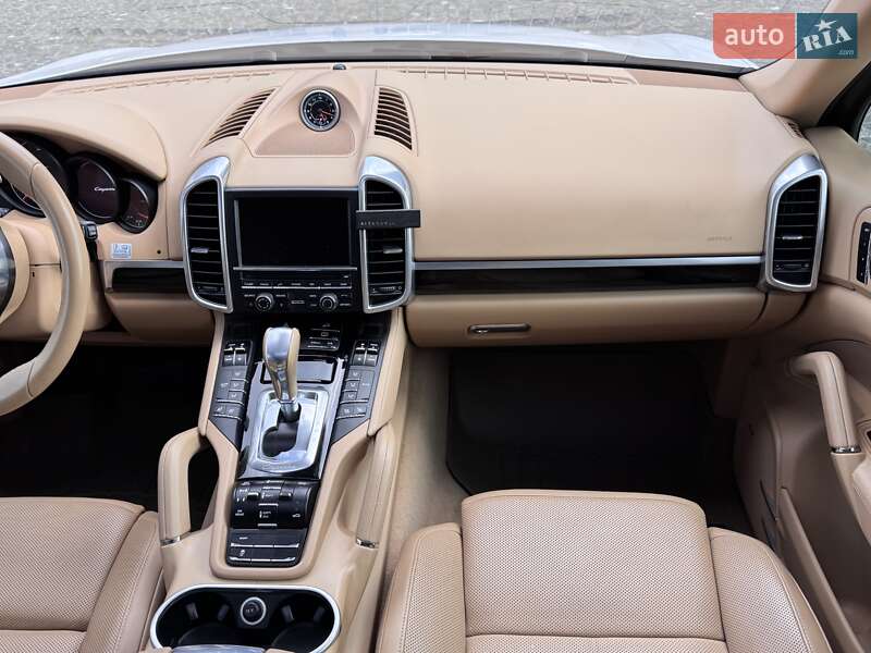 Позашляховик / Кросовер Porsche Cayenne 2015 в Дніпрі