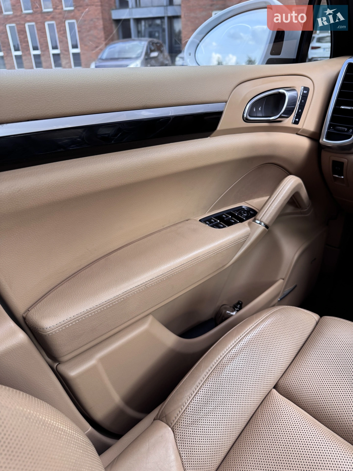 2015 Porsche Cayenne - мініатюра 22