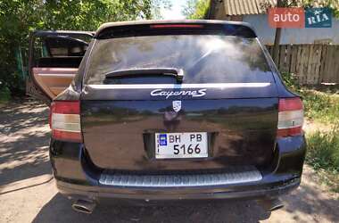 Внедорожник / Кроссовер Porsche Cayenne 2004 в 