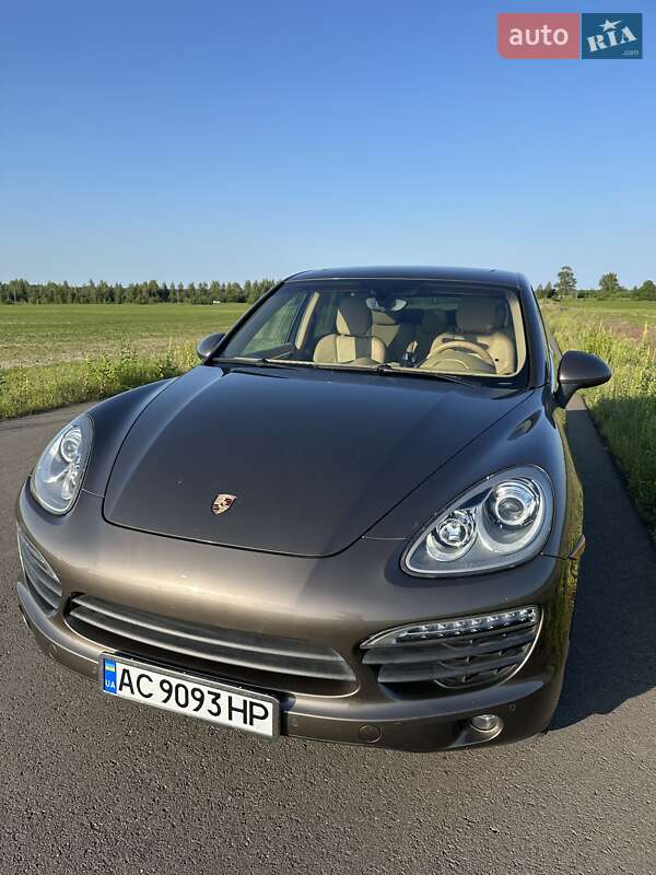 Внедорожник / Кроссовер Porsche Cayenne 2014 в 
