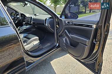 Внедорожник / Кроссовер Porsche Cayenne 2013 в 