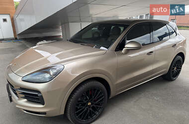 Внедорожник / Кроссовер Porsche Cayenne 2018 в 