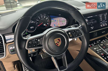 Внедорожник / Кроссовер Porsche Cayenne 2018 в 