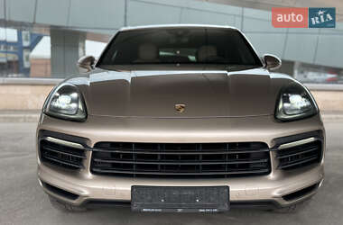 Внедорожник / Кроссовер Porsche Cayenne 2018 в 