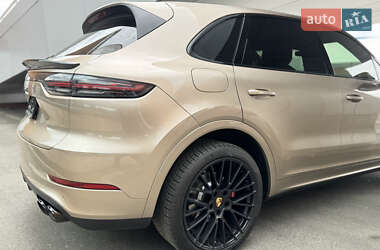 Внедорожник / Кроссовер Porsche Cayenne 2018 в 