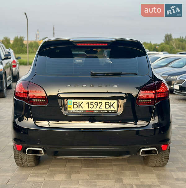 Внедорожник / Кроссовер Porsche Cayenne 2011 в Ровно