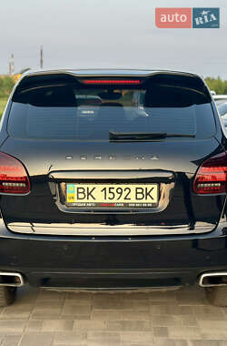 Внедорожник / Кроссовер Porsche Cayenne 2011 в 