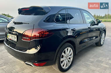 Внедорожник / Кроссовер Porsche Cayenne 2011 в 