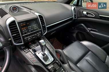 Позашляховик / Кросовер Porsche Cayenne 2014 в 