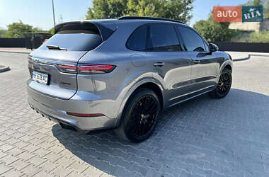 Внедорожник / Кроссовер Porsche Cayenne 2019 в 