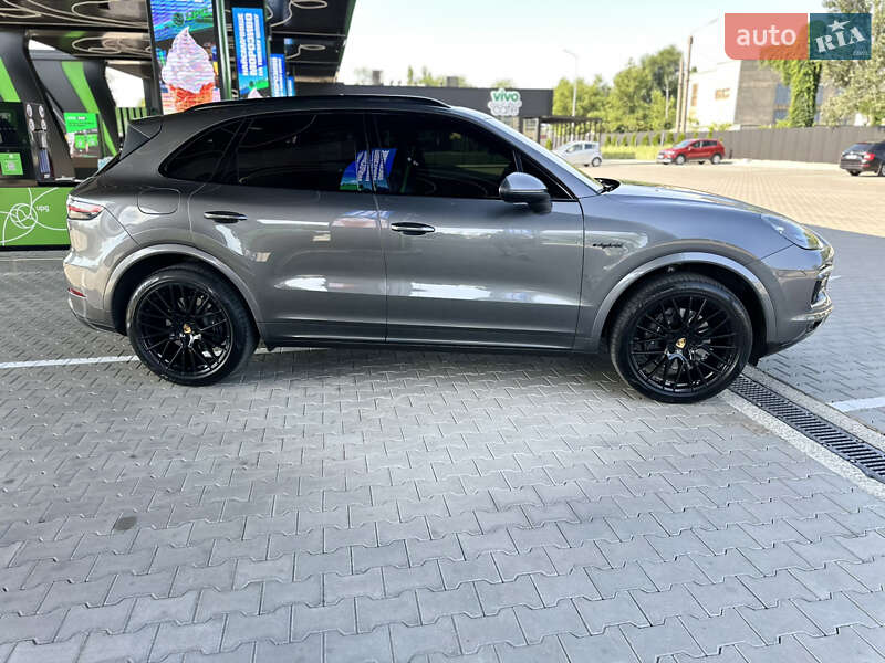 Позашляховик / Кросовер Porsche Cayenne 2019 в Одесі