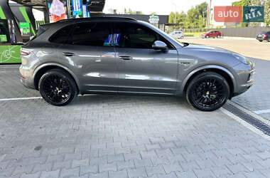 Внедорожник / Кроссовер Porsche Cayenne 2019 в 