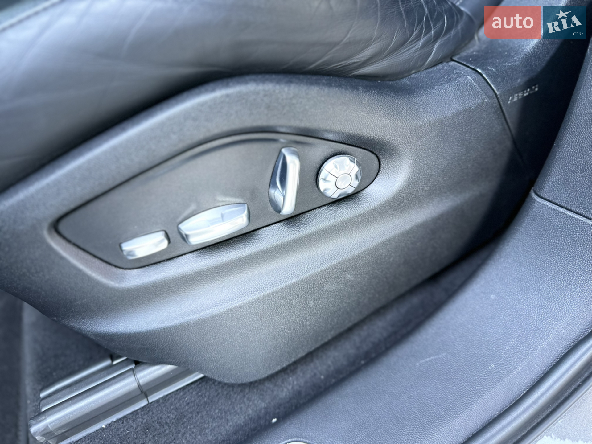 2019 Porsche Cayenne - мініатюра 36