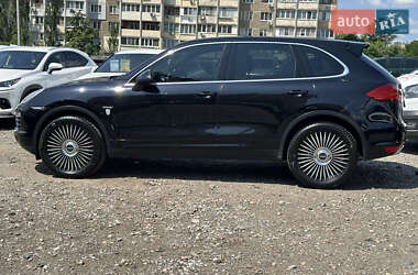 Внедорожник / Кроссовер Porsche Cayenne 2013 в 