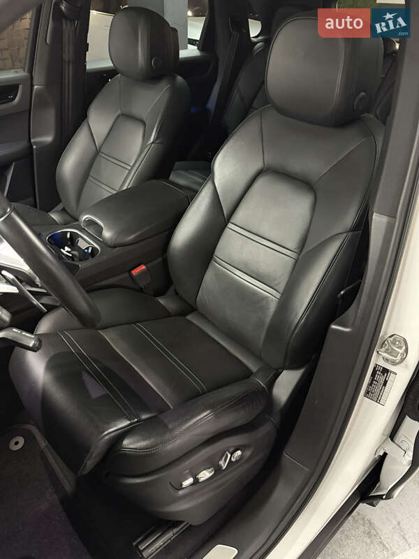 Внедорожник / Кроссовер Porsche Cayenne 2018 в Одессе