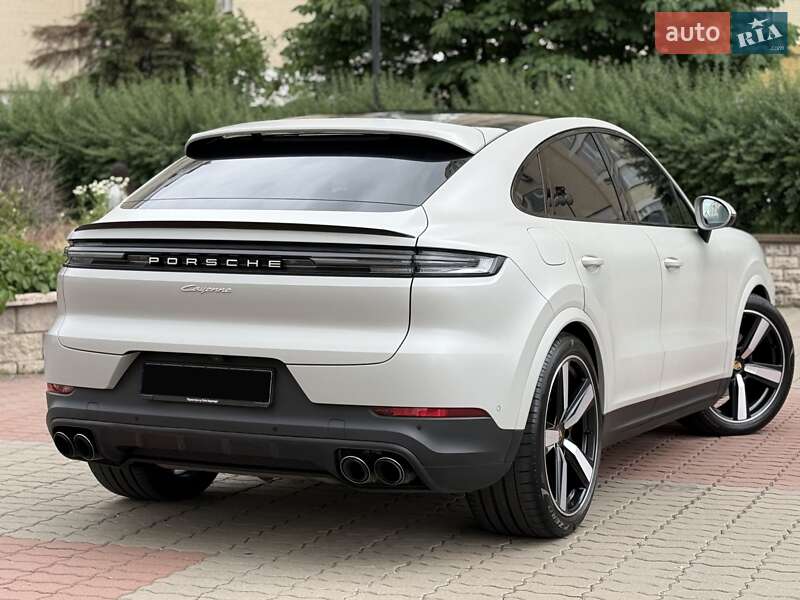 Внедорожник / Кроссовер Porsche Cayenne 2023 в Киеве