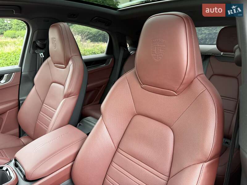 Внедорожник / Кроссовер Porsche Cayenne 2023 в Киеве