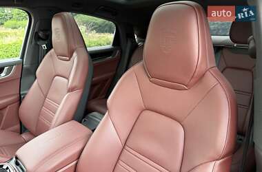 Внедорожник / Кроссовер Porsche Cayenne 2023 в 