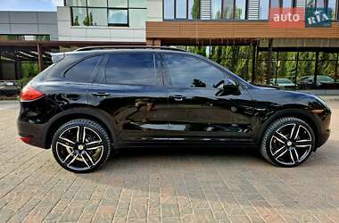 Внедорожник / Кроссовер Porsche Cayenne 2013 в 