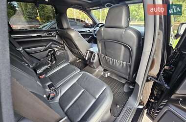 Внедорожник / Кроссовер Porsche Cayenne 2013 в 