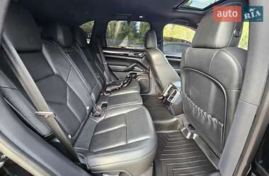 Внедорожник / Кроссовер Porsche Cayenne 2013 в 