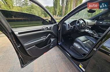 Внедорожник / Кроссовер Porsche Cayenne 2013 в 