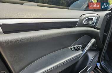 Внедорожник / Кроссовер Porsche Cayenne 2013 в 