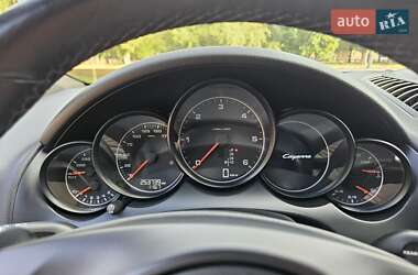 Внедорожник / Кроссовер Porsche Cayenne 2013 в 