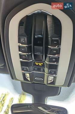 Внедорожник / Кроссовер Porsche Cayenne 2013 в 