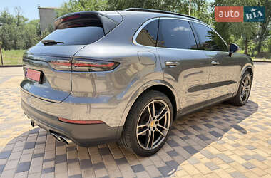 Внедорожник / Кроссовер Porsche Cayenne 2020 в 