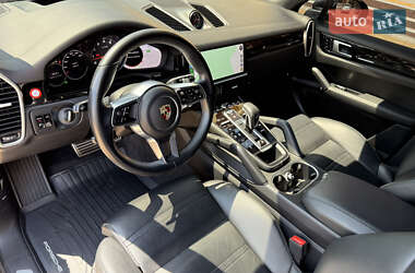 Внедорожник / Кроссовер Porsche Cayenne 2020 в 
