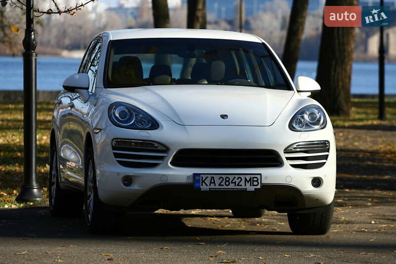 Позашляховик / Кросовер Porsche Cayenne 2010 в 