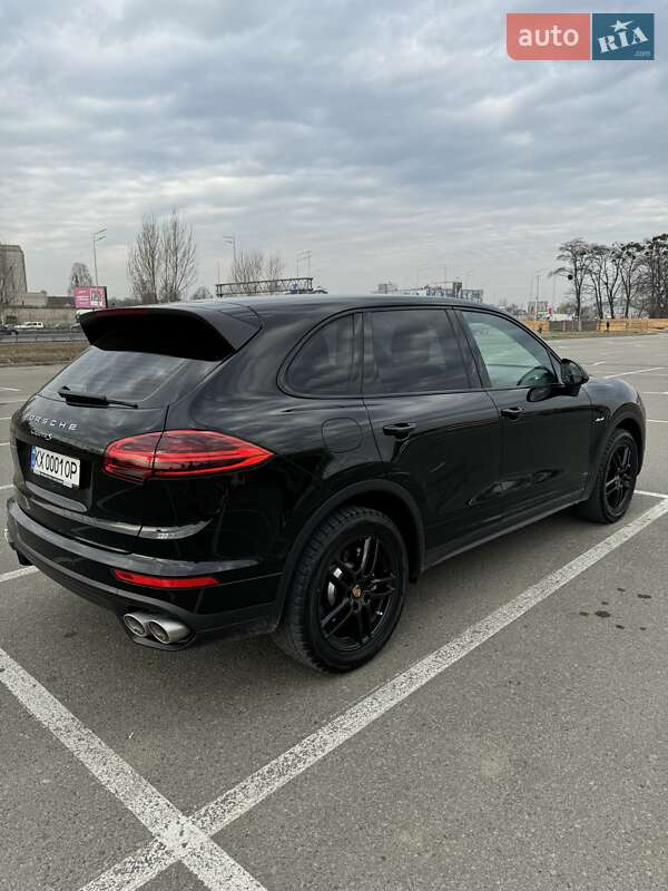 Позашляховик / Кросовер Porsche Cayenne 2016 в Києві