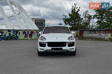 Позашляховик / Кросовер Porsche Cayenne 2015 в 