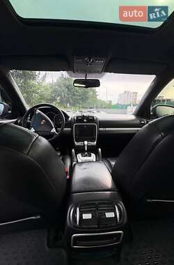 Внедорожник / Кроссовер Porsche Cayenne 2004 в 