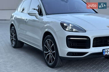 Внедорожник / Кроссовер Porsche Cayenne 2020 в 