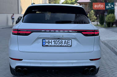 Внедорожник / Кроссовер Porsche Cayenne 2020 в 
