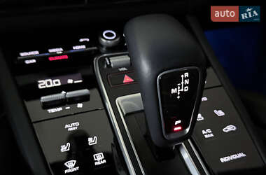 Внедорожник / Кроссовер Porsche Cayenne 2020 в 