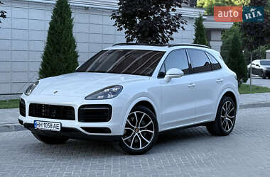 Внедорожник / Кроссовер Porsche Cayenne 2020 в 